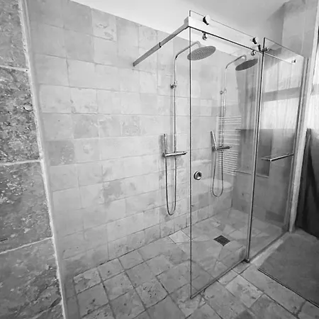 170m2 Dans La Foret A 5 Minutes De La Plage Six-Fours-les-Plages